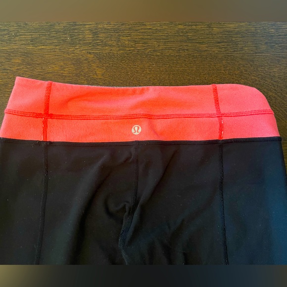 Lululemon wide-leg Align Leggings. Fantastic condition, no pilling! - Picture 3 of 3